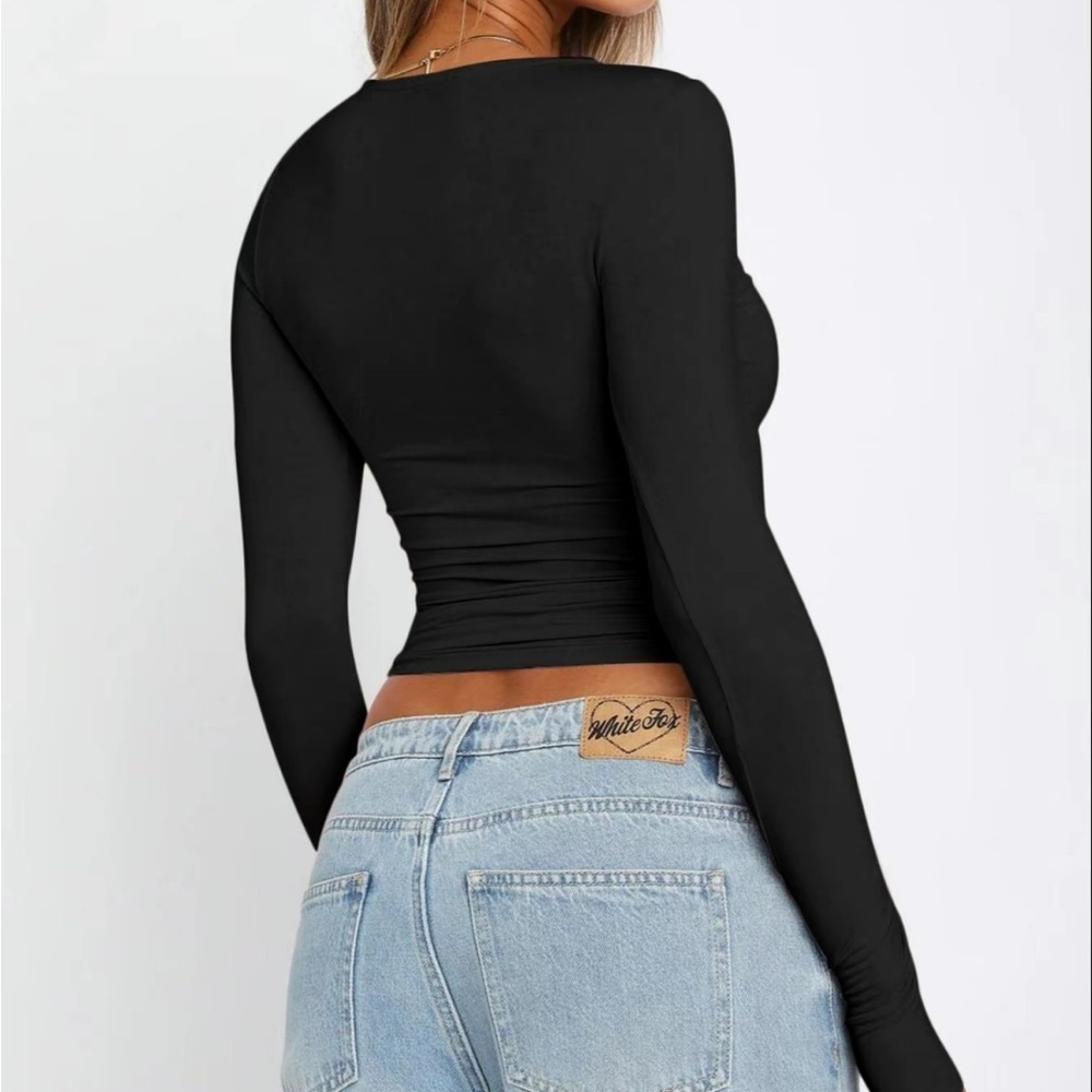 Long sleeve cropped tee